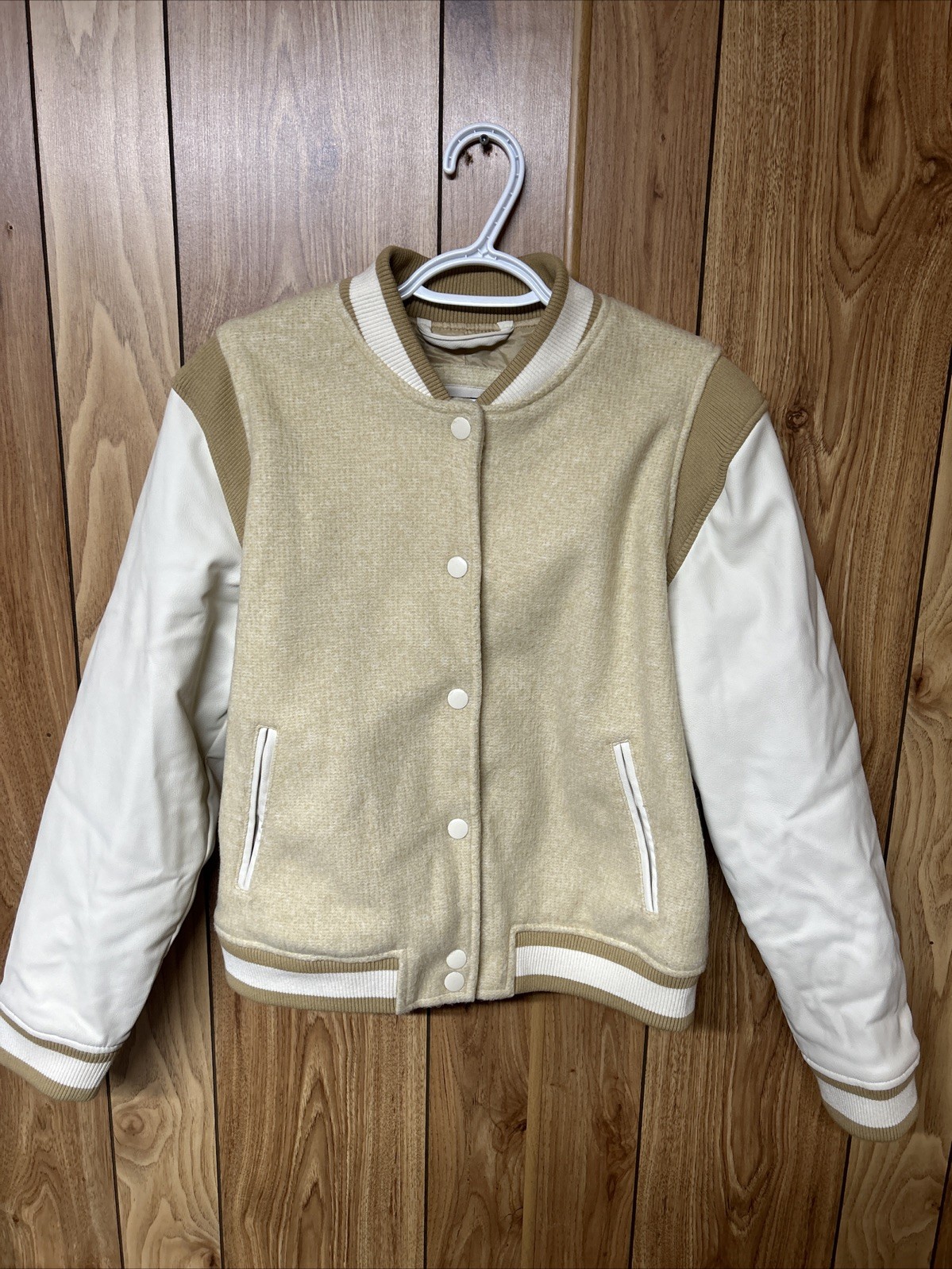 Universal Thread Women’s Medium Varsity Jacket Be… - image 1