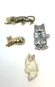 Giovanni AJC & Unbranded Rhinestone & Enamel Cat Brooch Lot 92.1g