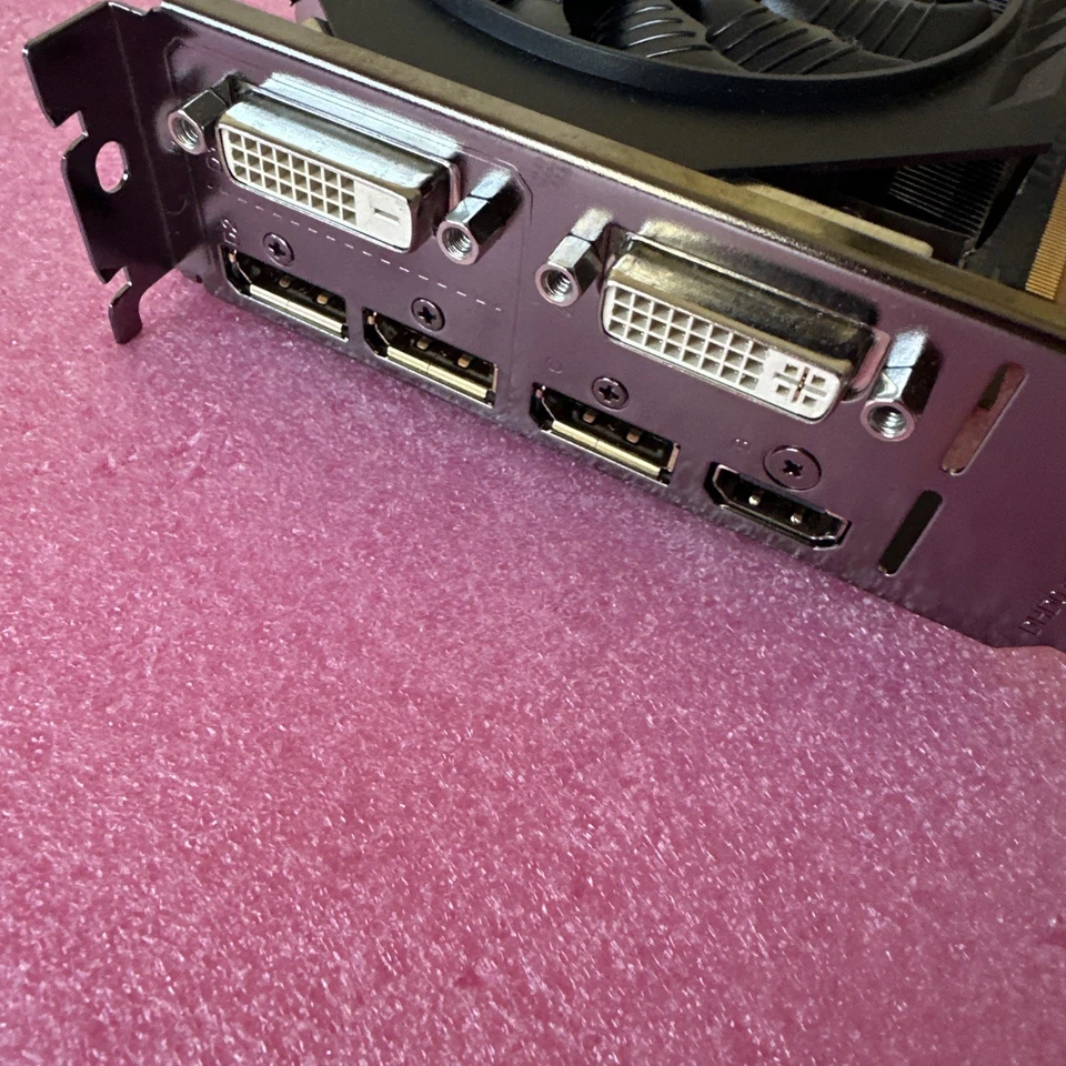 GIGABYTE GTX 970 WindForce 3X OC 4GB GDDR5 Graphics Card - Image 3 of 4