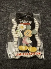 Disney Pin DSSH Petals & Pals - Mickey Mouse LE 400