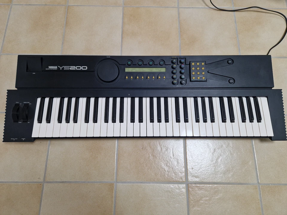 Yamaha, YS200, FM Synthesizer wie DX11, DX100,TX81z,TQ5,FB01 , Sequenzer - Bild 2 von 4