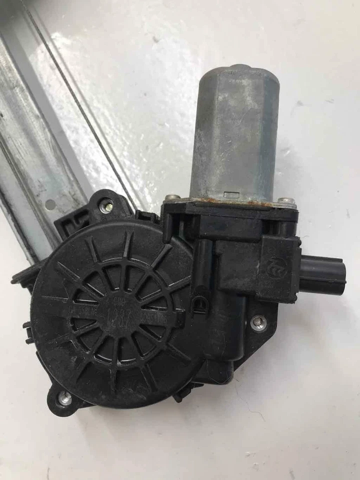 2011 HONDA FIT Rear Back Power Window Regulator w/ Motor Passenger Right RH Used - Image 2 of 4