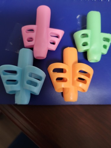 8 Two-finger Grip Silicone Toddler Pencil Holder Learn to Write Tools Writing - Picture 3 of 3