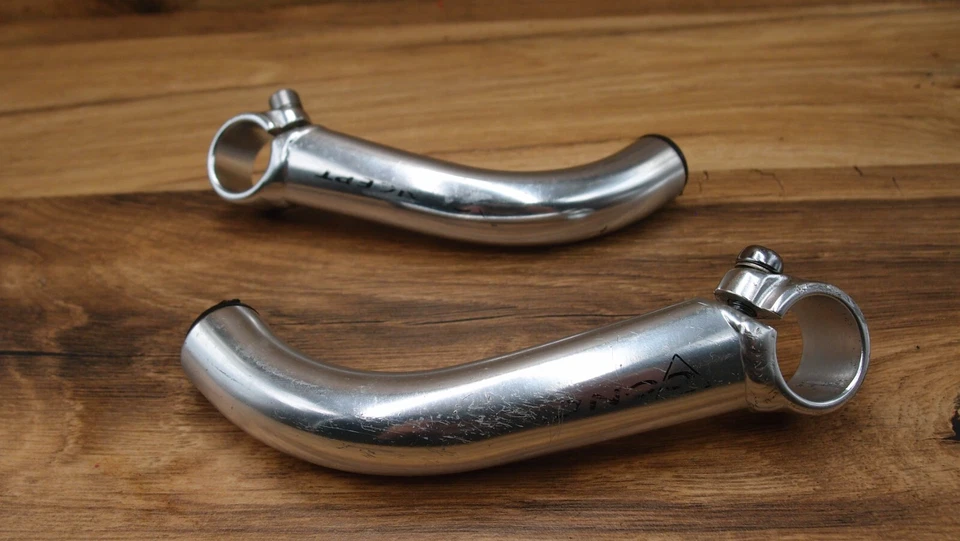 Extremos de barra de aleación de aluminio años 90 Concept para MTB 22,2 mm con enchufes Concept Foto 3 de 4