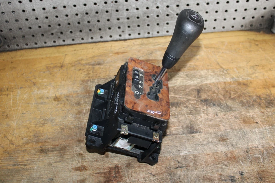 Palanca de cambios de piso Mercedes-Benz W210 E320 2001 OEM PP210 267 075 Foto 2 de 4