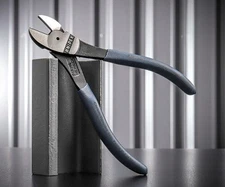 KNIPEX 7401-160B01 High Leverage Nippers 160mm – Japan Exclusive Blue Color