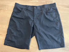 Under Armour Golf Shorts Mens Sz 42 Loose Heatgear Chino Wicking Dress Office