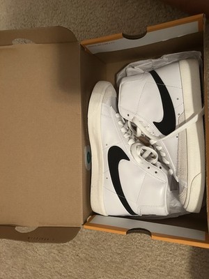 Nike Blazer Mid 77 White/Black Men's Solid Lace-Up Mid Top Sneakers