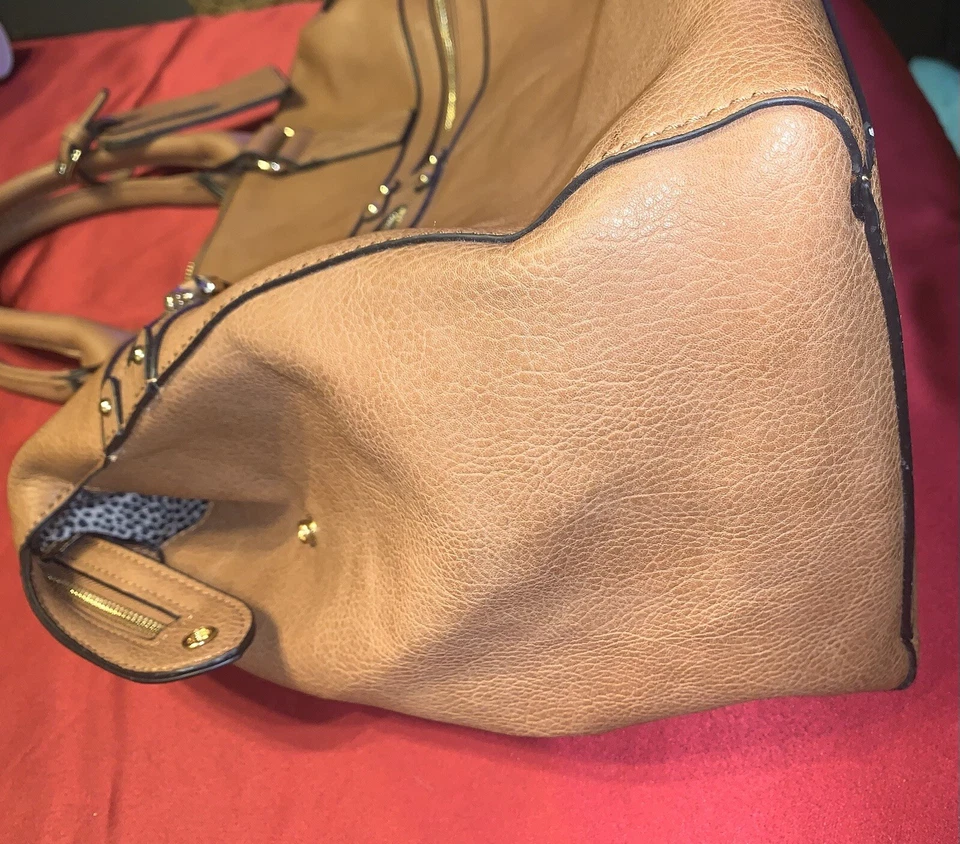 Bolso de fin de semana Sole Society marrón Foto 4 de 4