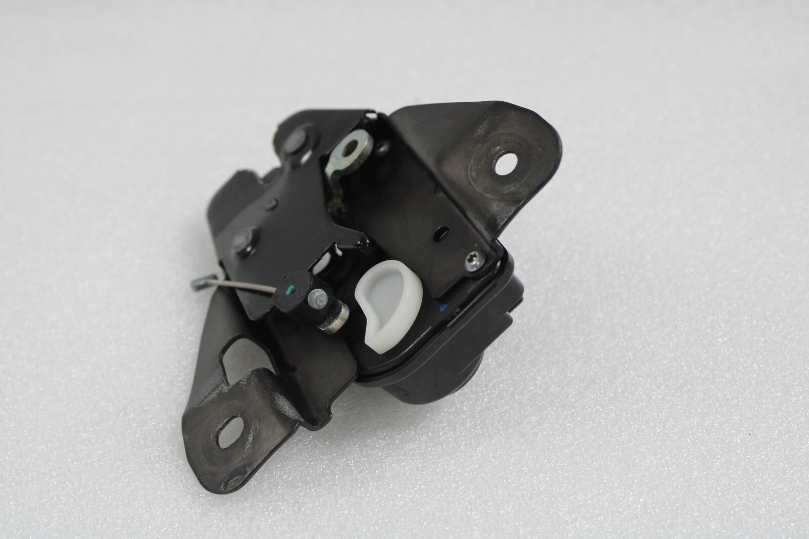Maserati Ghibli, Decklid Latch / Lock, Used, P/N 675000646