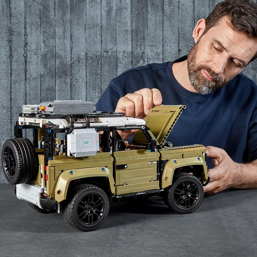 LAND ROVER LEGO Technic Land Rover Defender 42110 Building Kit