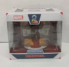 QMx Deadpool Maximum Effort Q Fig Max Vinyl Figure Collectible Statue 