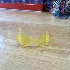 Monster High yellow sunglasses Clawdeen gloom beach glasses