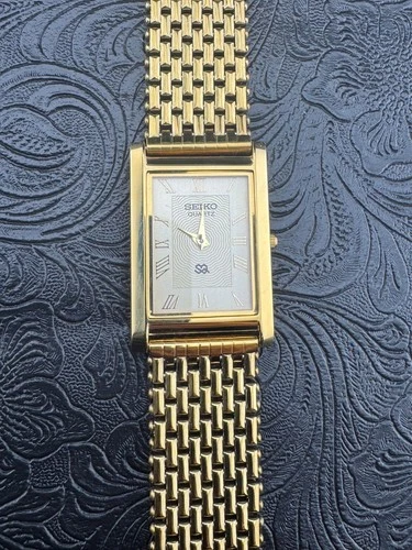 RARE GOLD  Vintage Seiko Slim Quartz Gentlemen's Wrist Watch