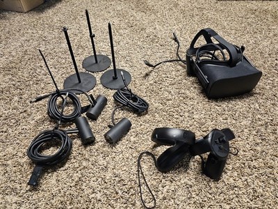 Oculus Rift Virtual Reality Headset 2 Controllers 3 Sensors For PC (used)