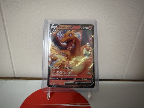 Pokemon Charizard v Holo Ultra Rare Darkness Ablaze 19/189