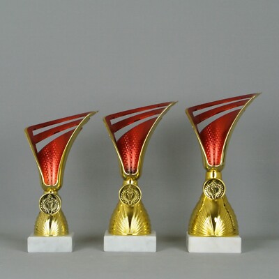 3er Serie Pokale /19-17 cm / gold rot/ mit Gravur+Emblem / kompl. MONTIERT