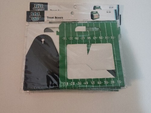 Lot ALL ABOUT U TREAT BOXES FOOTBALL THEME 16PCS - Picture 3 of 5