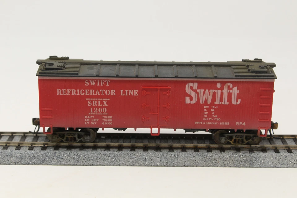 HO Varney 40' 木质冷藏 Swift SRLX 1200 RTR 红色 超细 — 第 4/4 张图片