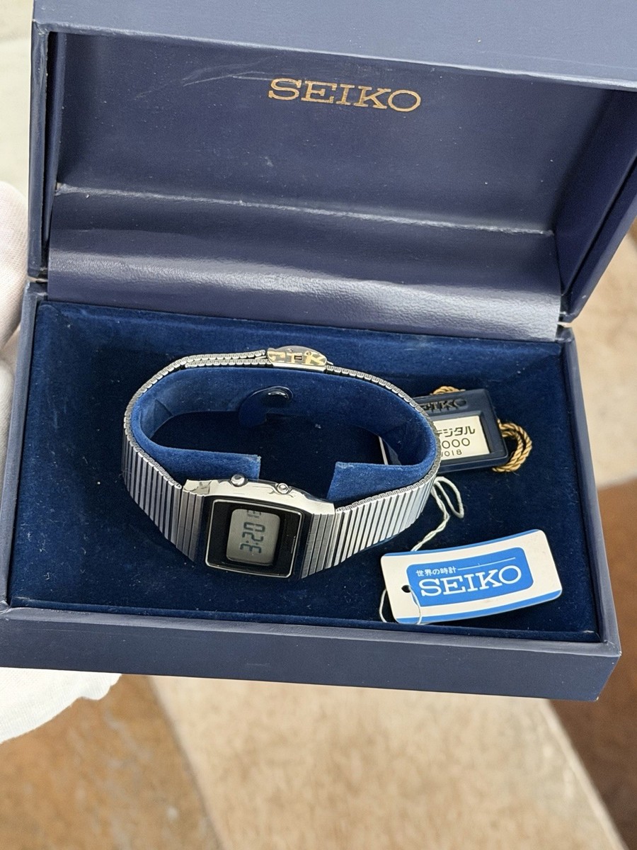 NOS Rare Vintage Seiko Quartz F033-5040 Men's Digital LCD Watch
