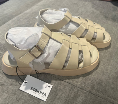 NWT New Sonoma Girls Off White Leather Sandals Sz 4 Y Bone Buckle 