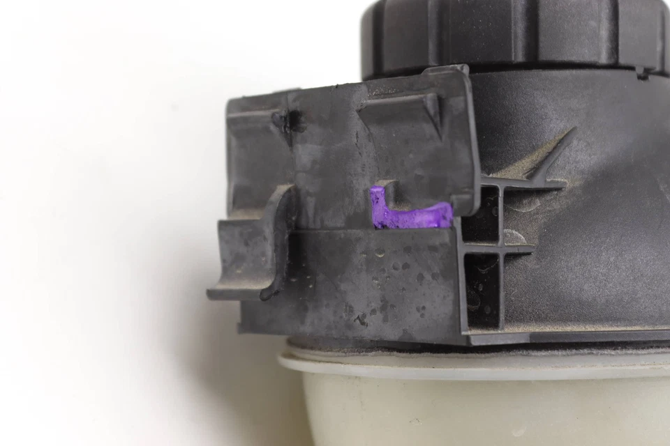 2008-2015 MERCEDES-BENZ C350 - Coolant Reservoir / TANK / Bottle 2045000749 - Image 3 of 4