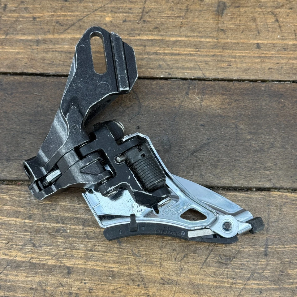 Shimano Deore XT Front Derailleur FD-M8020 Direct Mount Top Pull Dyna Sys 10t A2 - Image 2 of 4