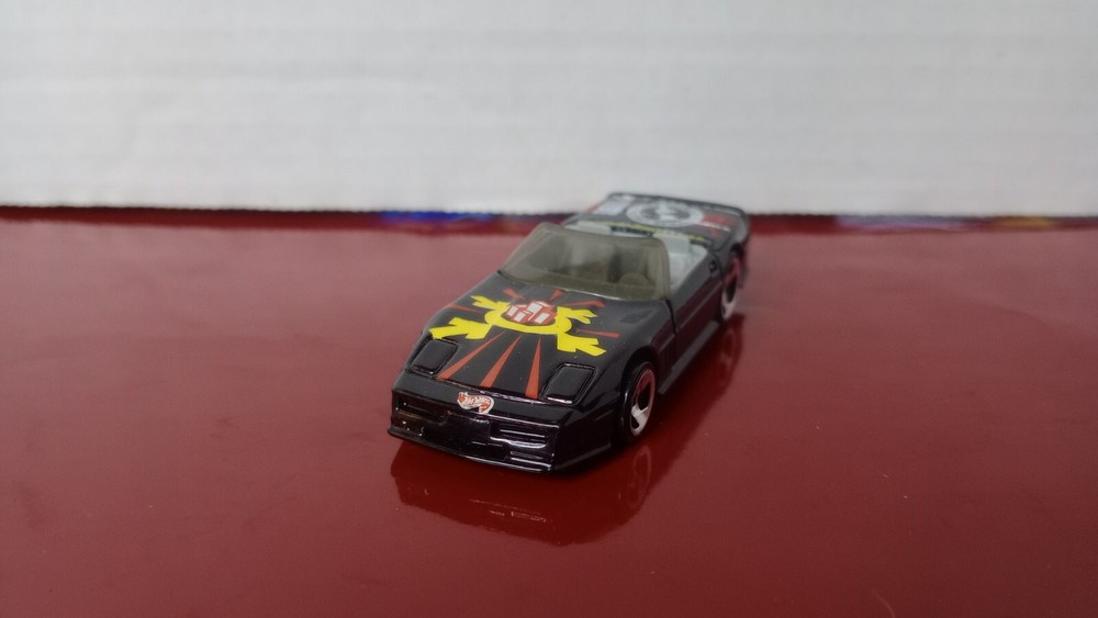 Vintage 1988 MATTEL HOT WHEELS CUSTOM CORVETTE Black Metal Sports Car Toy