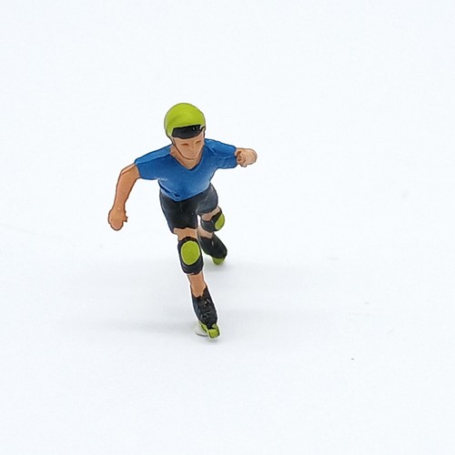 Model Power Figure Boy On Roller Skates / Roller Blades - OO/HO - (Unused) Mint - Picture 6 of 7