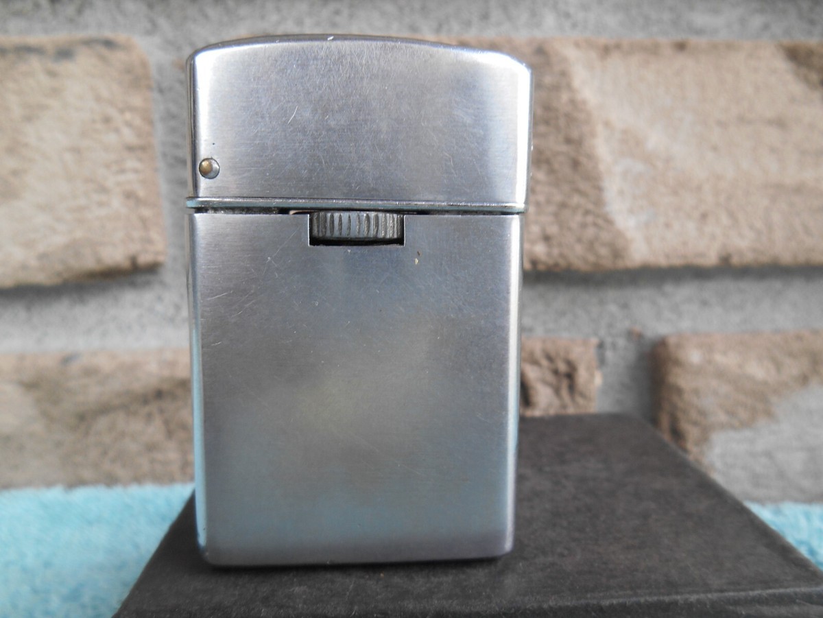 how to light a cigarette no lighter VINTAGE SAROME IV FLIP TOP BUTANE GAS CHROME CIGARETTE LIGHTER SPARKS! NO  LIGHT!