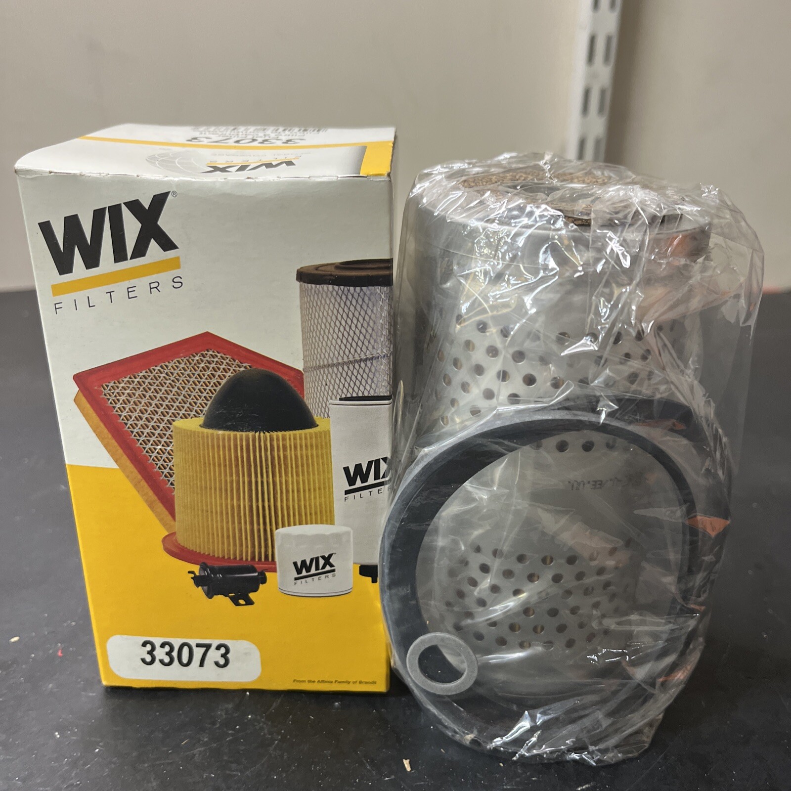 WIX 33073 - Fuel filter cross reference