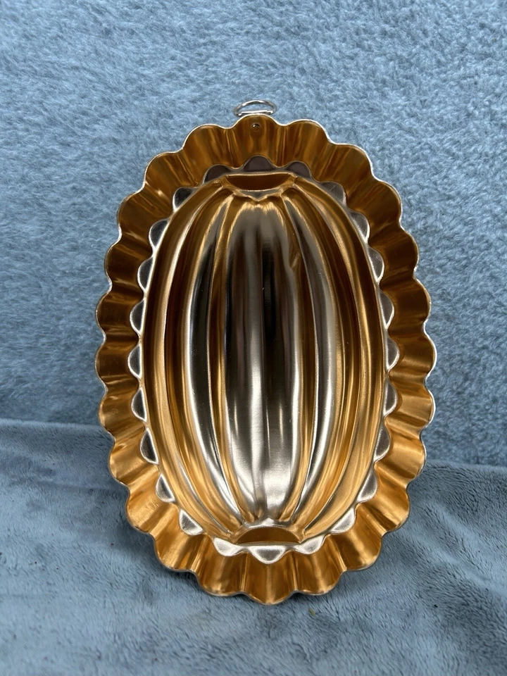 Copper Mold Wall Hanging Fluted Oval Shape  Kitchen Tool For Jello Cakes - Image 2 of 4