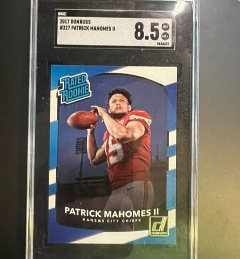 2017 Panini Donruss Rated Rookie Patrick Mahomes II #327 (RC) SGC 8.5
