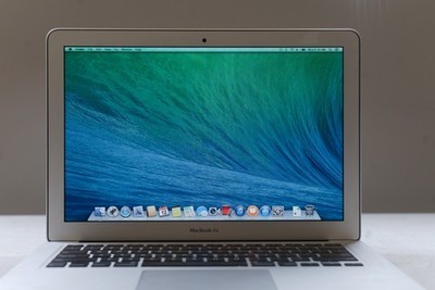 APPLE MACBOOK AIR A1466 128GB 8GB i5 1.3 GHz HD GRAPHICS 5000