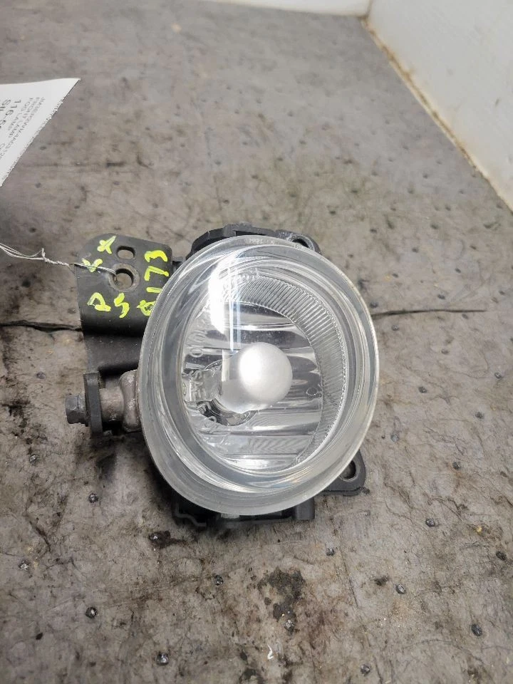 Driver Corner/Park Light Fog-driving Without Bezel Fits 10-12 MAZDA CX-7 1593509 - Image 2 of 4