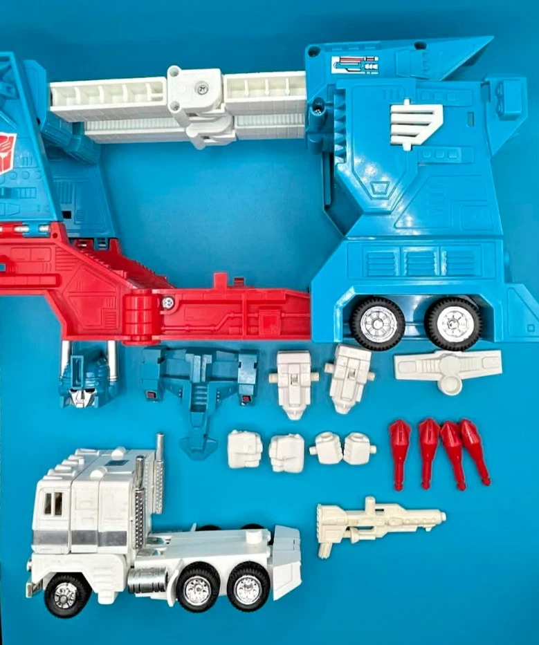 Transformers G1 Ultra Magnus Rubber MIB Complete With Box And Insert 1985 - Image 4 of 4