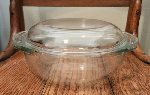 Vintage Pyrex 1  1/2 QT Covered Baking Casserole Dish Clear Glass