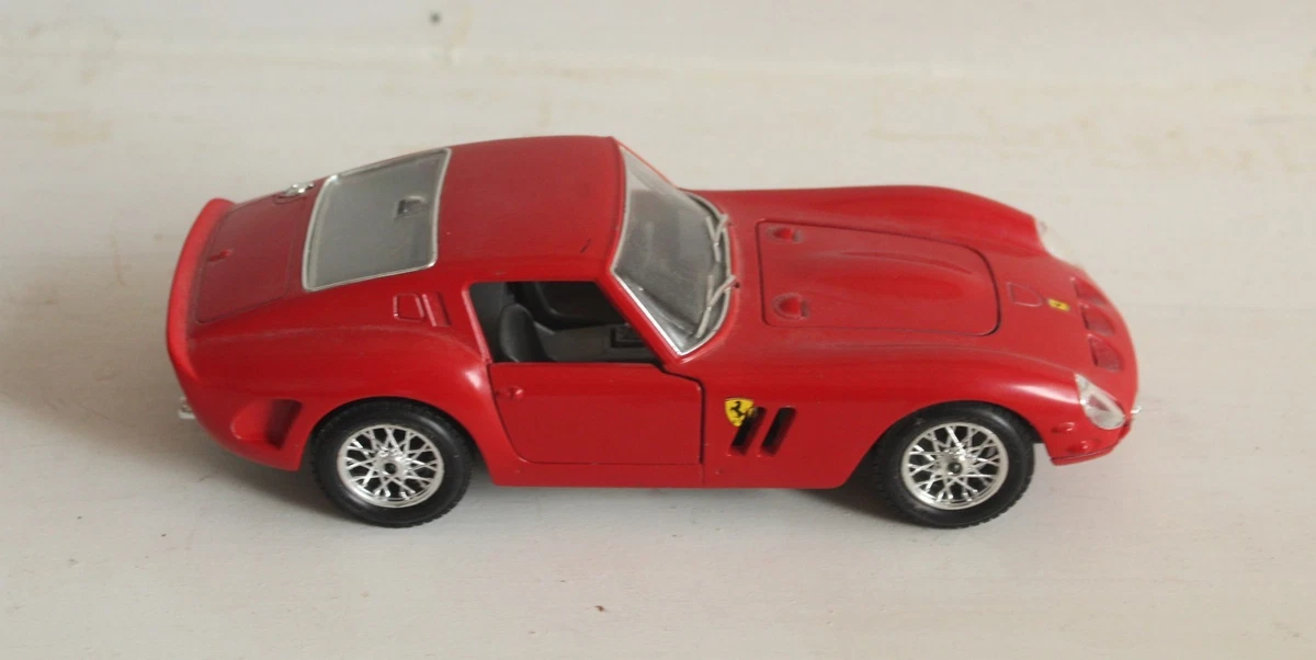 Bburago Ferrari 1:24 Vintage Manufacture Diecast Cars, Trucks