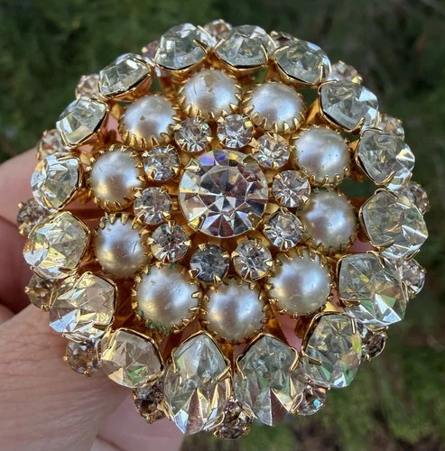 JUDY LEE signed clear Rhinestone faux pearl  vintage brooch pin costume jewelry