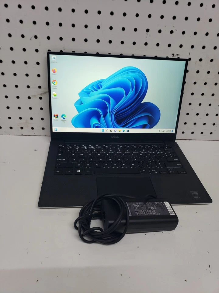 Dell XPS 13 9343 13" 2.20GHz Intel Core i5-5200U 8GB RAM 512GB SSD Windows 11  - Image 4 of 4
