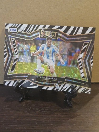 Julian Alvarez 2024-25 Panini Select FIFA Zebra Field Level SSP