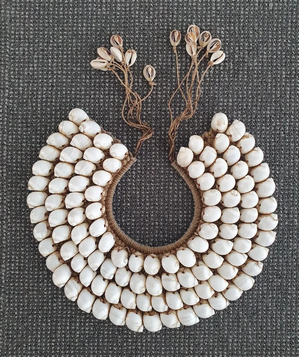 Traditional store aboriginal jewellery