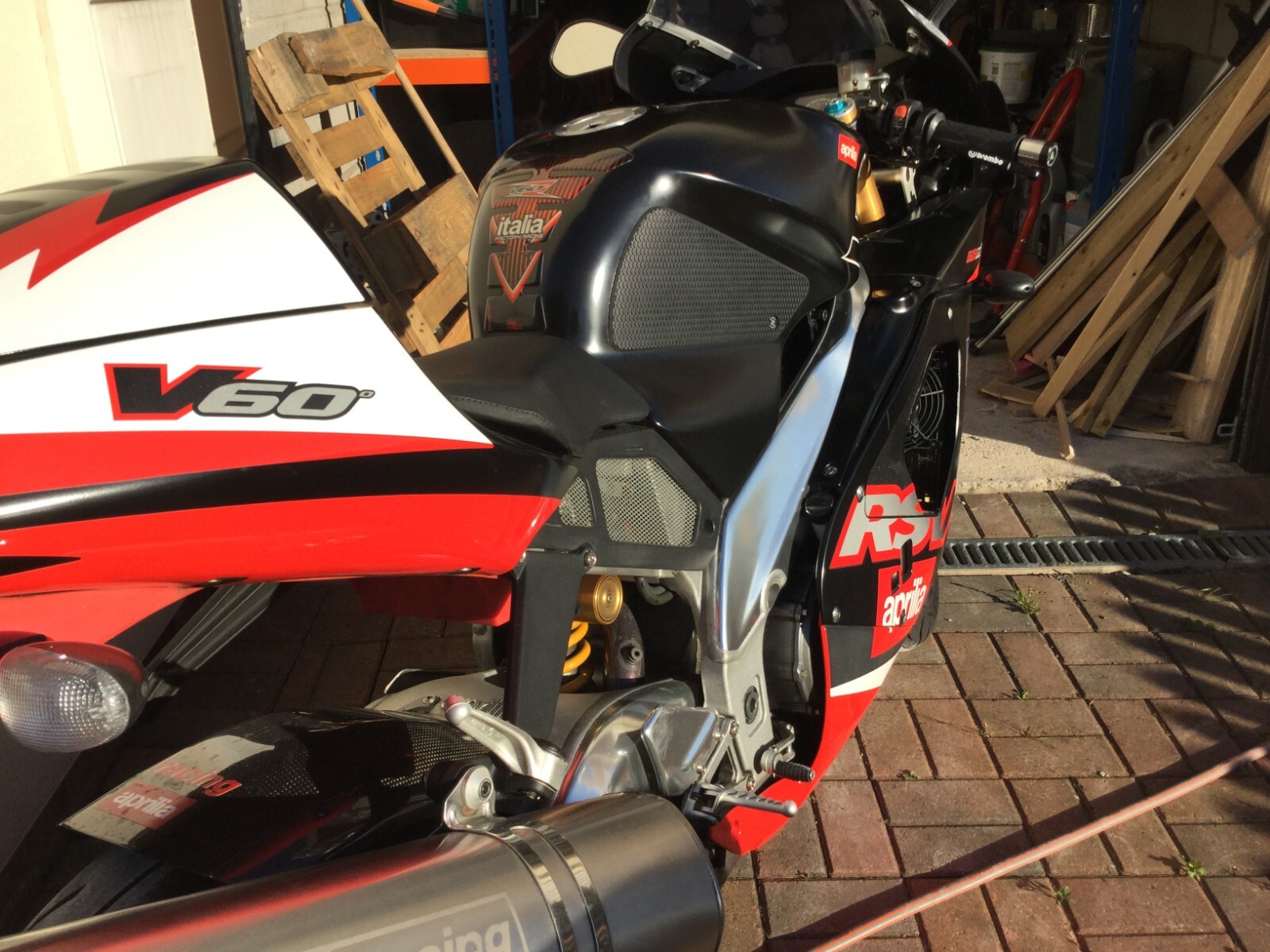 Aprilia Mille RSV RSVR 1000 98 - 03 Tuono 02 - 05 TechSpec Gripster Tank Grips