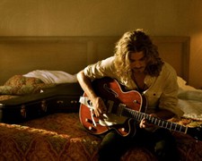 Bucky Covington Unsigned photo - Country singer - Donation to Cancer Charity *3