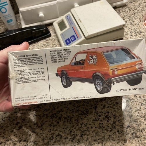 VW Rabbit 1/25 scale AMT kit # 2001 - Picture 2 of 4