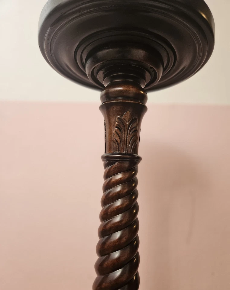 Soporte pedestal alto caoba antorcha mediados de siglo Foto 2 de 4