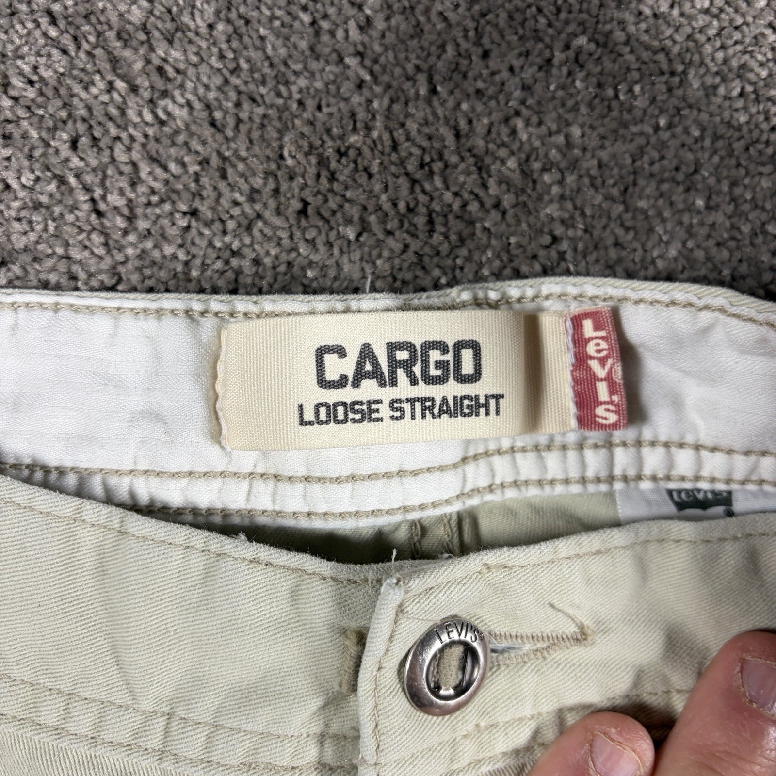 Vintage Levi's Y2K Cargo Pants Mens 33x34 Khaki Loose Straight Utility Workwear thumbnail 7