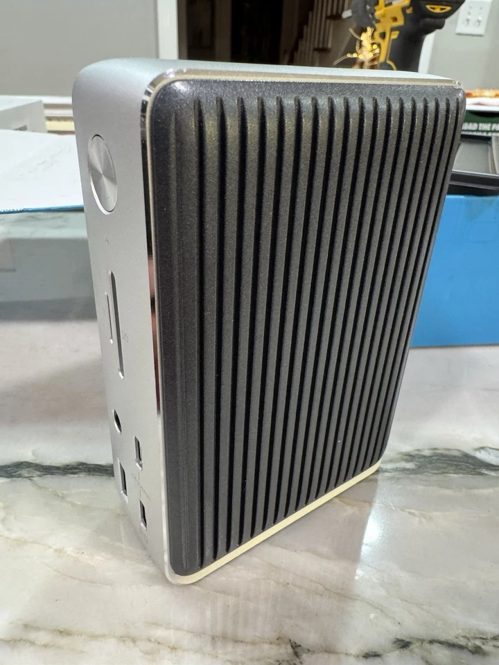 Anker Docking Station Powerexpand Elite 13-in-1 Thunderbolt 3 Dock - A8396141 - Image 4 of 4