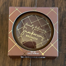 Beauty Bakerie Snackaroons Bronzer