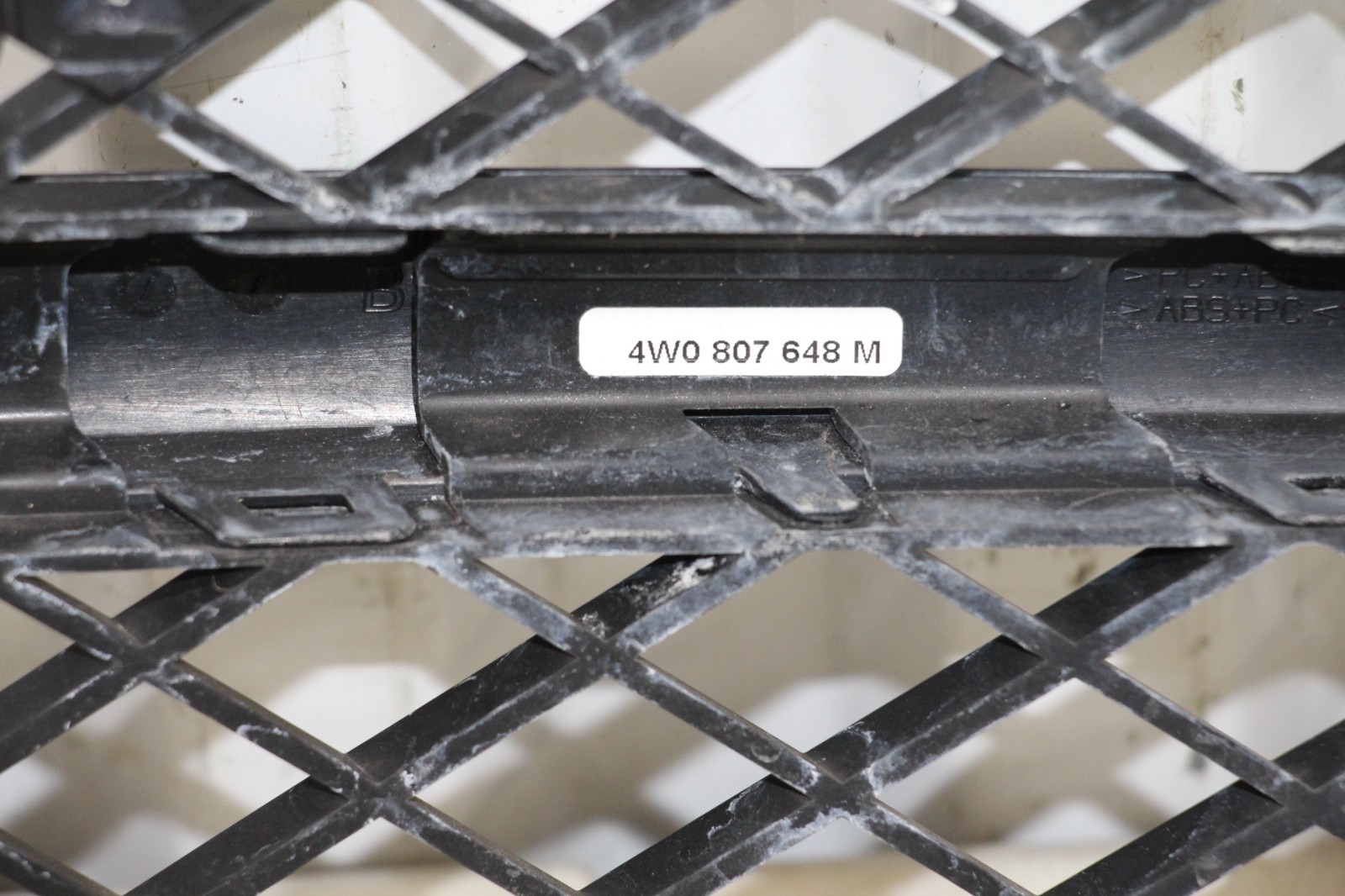 Front Right Grille OEM 4W0807648M Bentley Continental Flying Spur 2013-2016